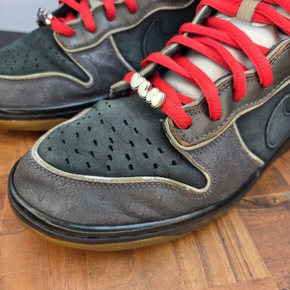 Size 9.5 - Nike Dunk SB Premium High MF Doom main image 9